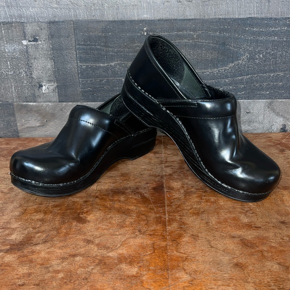 Dansko Shoes - Lightly Worn Black Dansko Clogs